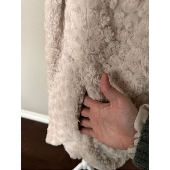 Altar’d State Plush Faux Fur vest - Picture 6 of 8